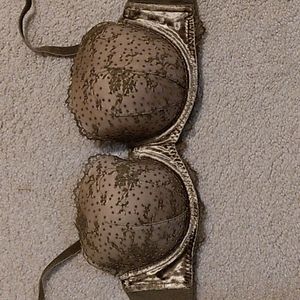 Victoria's Secret Dream Angels lined demi Bra with lace detail.